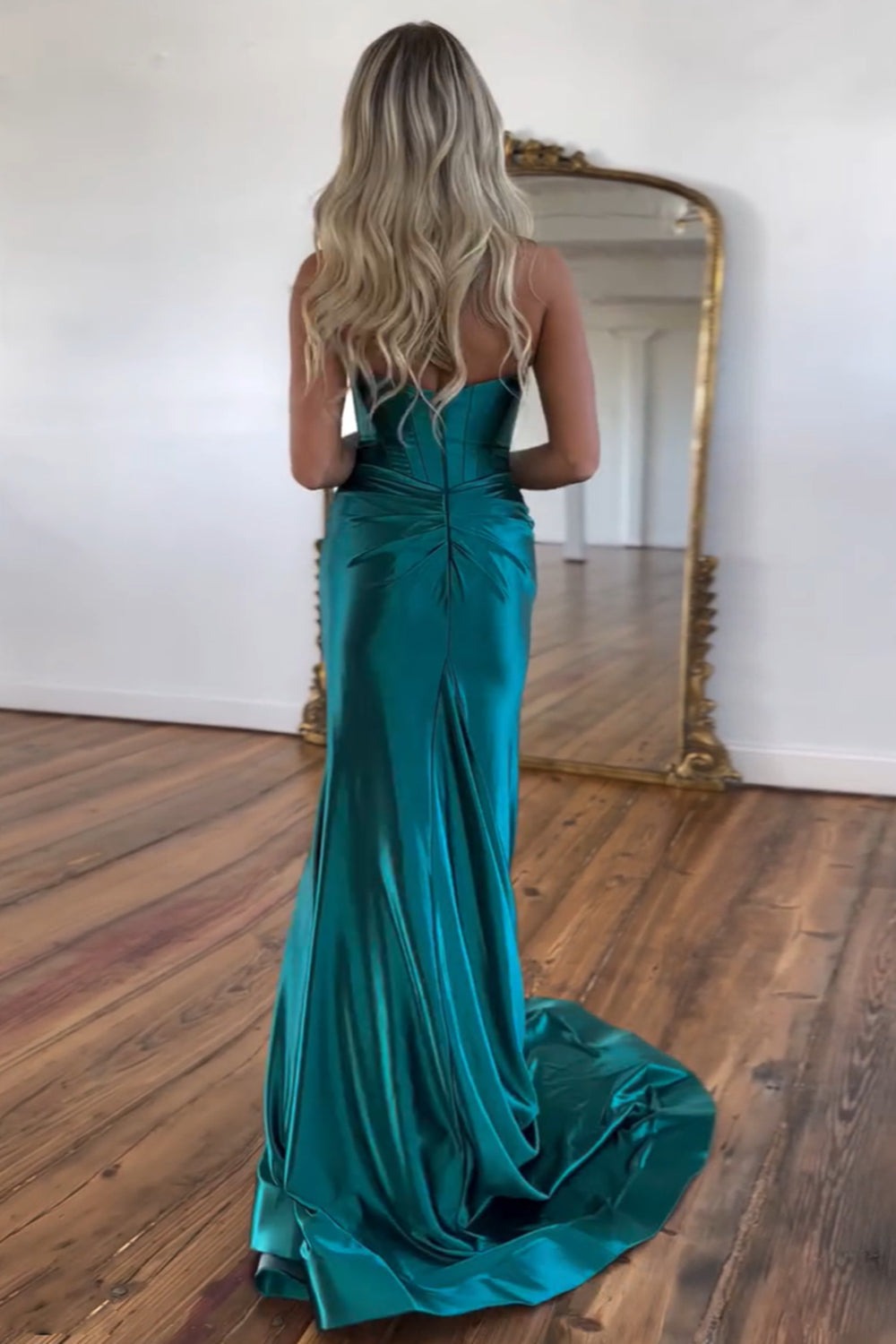 Charming Mermaid Green Satin Sweetheart Long Prom Dresses