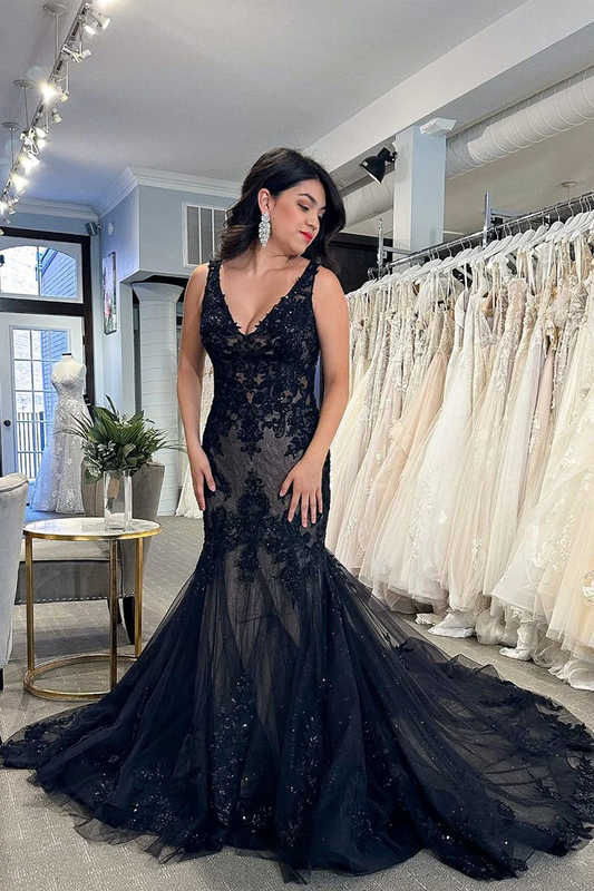 Black Mermaid V Neck Lace Appliques Prom Dresses