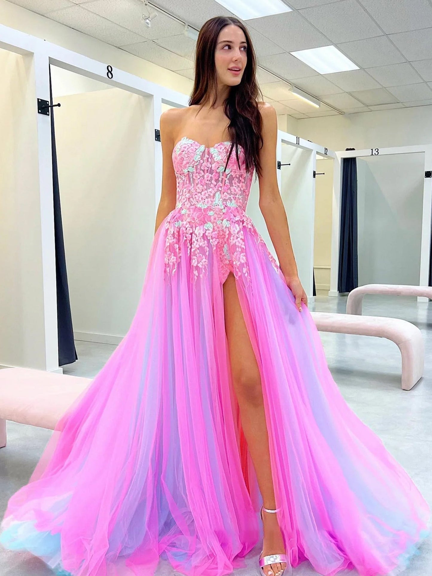 A Line Sweetheart Colorful Tulle Slit Prom Dresses with Appliques