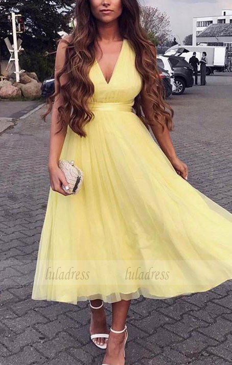 Charming A-Line V-Neck Yellow Tulle Homecoming/Prom Dress