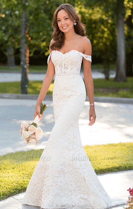 Chic Wedding Dress with Off The Shoulder Sleeves