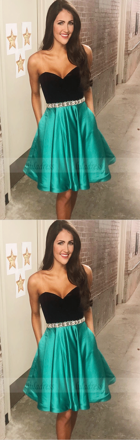 A-Line Sweetheart Above-Knee Green Homecoming Dress with Beading Pockets